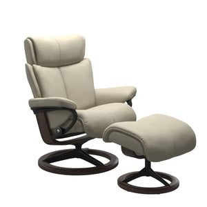 Stressless® Magic (L) Signature chair with footstool