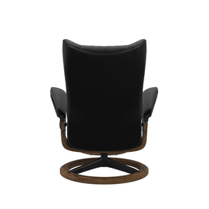 Stressless® Wing (M) Signature chair with footstool